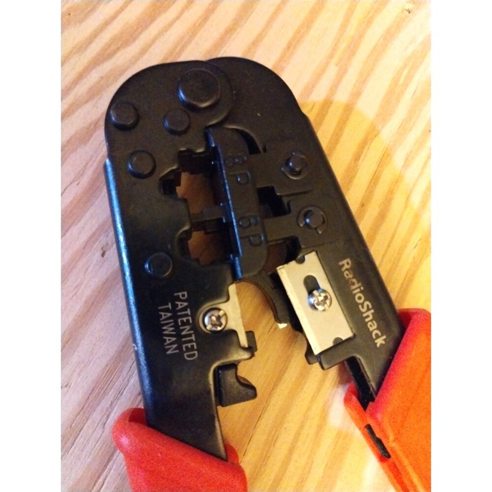 Modular Plug Crimping Tool for Network and Telephone Cables Radio Shack
